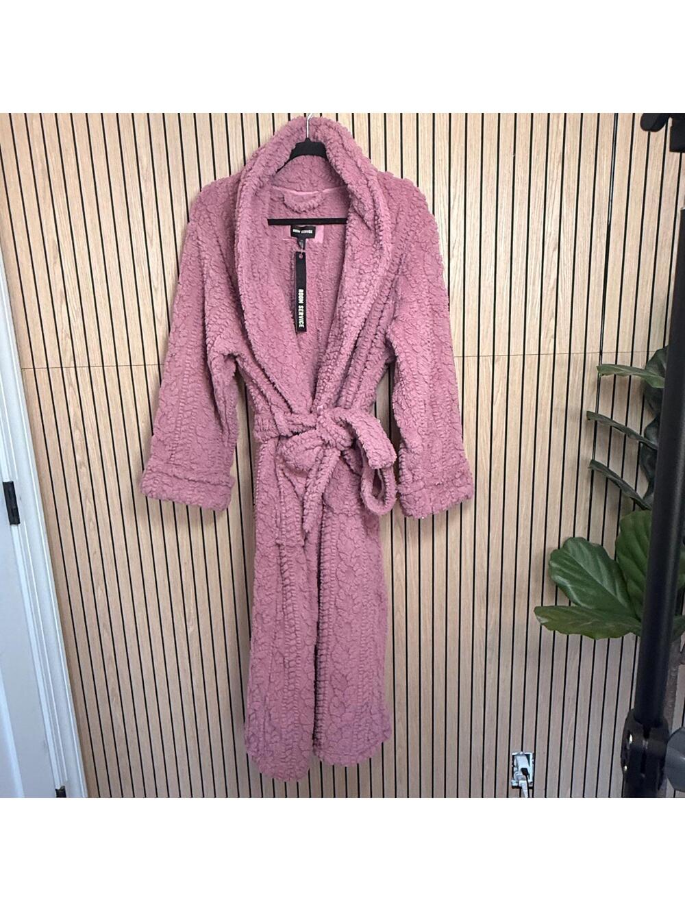 083 Room Service Cozy Pink Fleece Robe with Belt (Large, Pink, NWT)